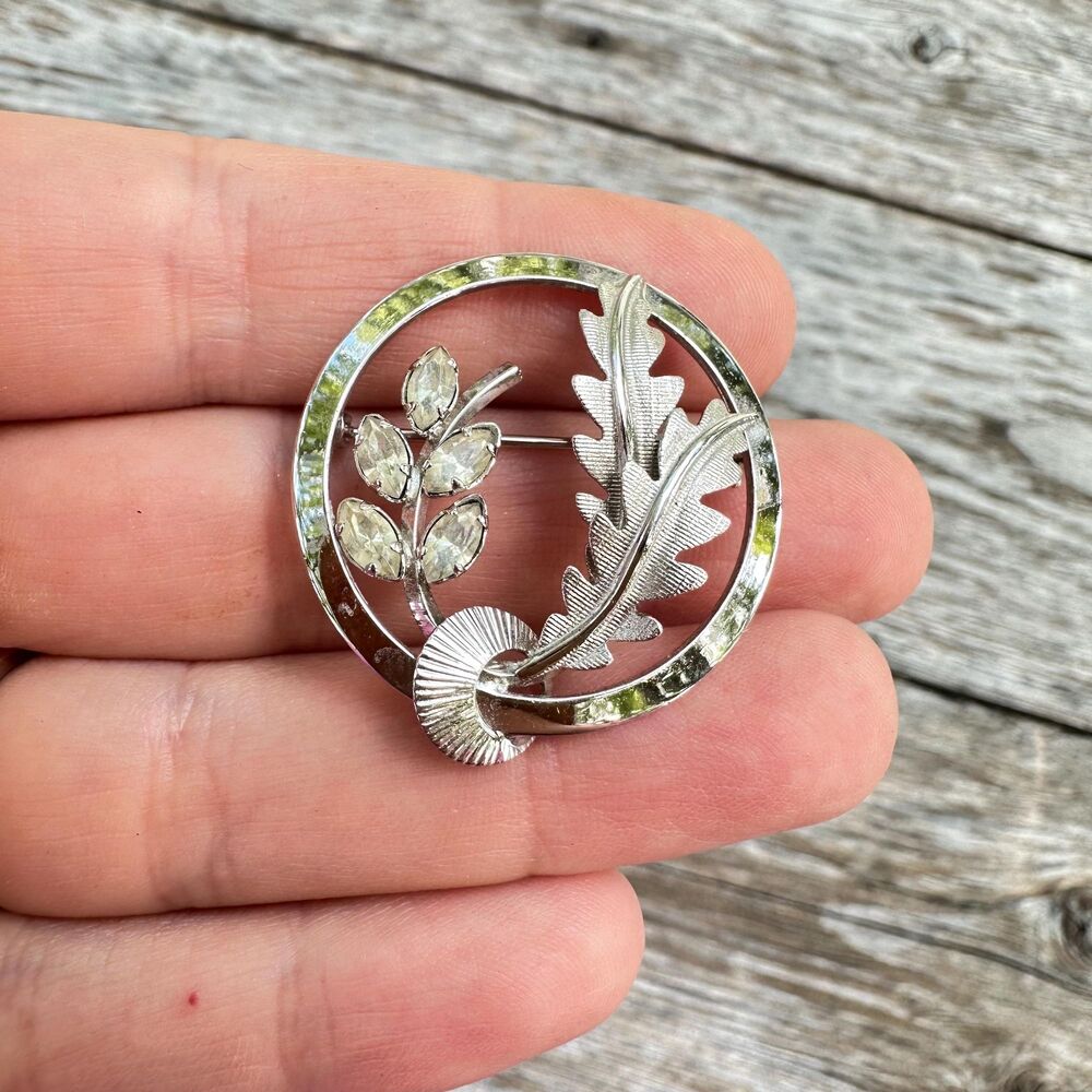 Vintage Jewelry Sterling Silver Rhinestone Leaves Round Pin Brooch